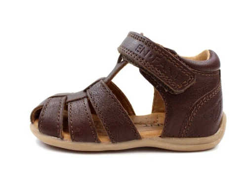 En Fant sandal potting soil